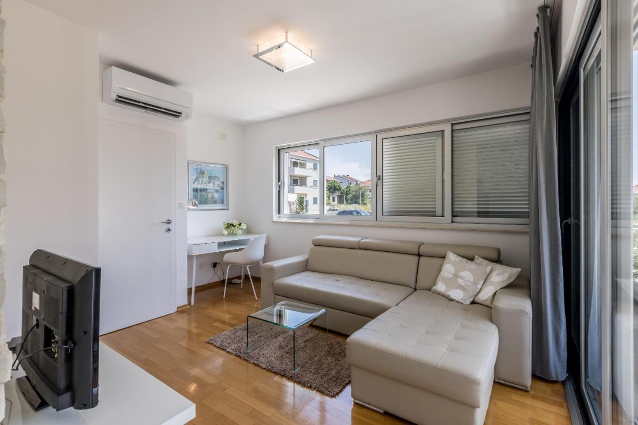 Madrugada Apartments Stari Grad  Esterno foto