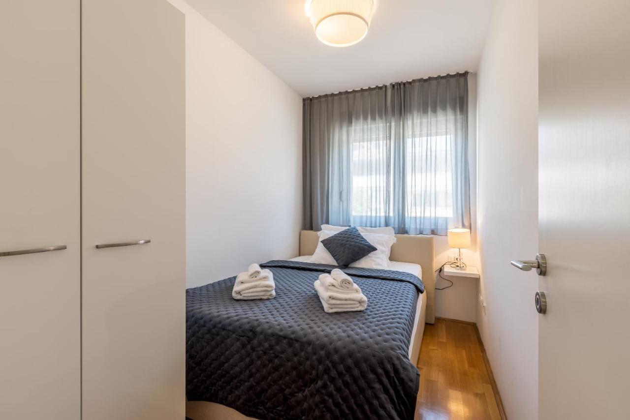 Madrugada Apartments Stari Grad  Esterno foto
